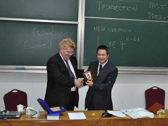 华东神学院举行神学讲座 华东神学院举行神学讲座