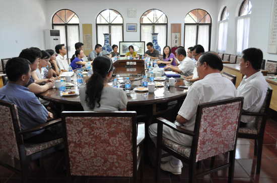 王君力副主任考察华东神学院 王君力副主任考察华东神学院