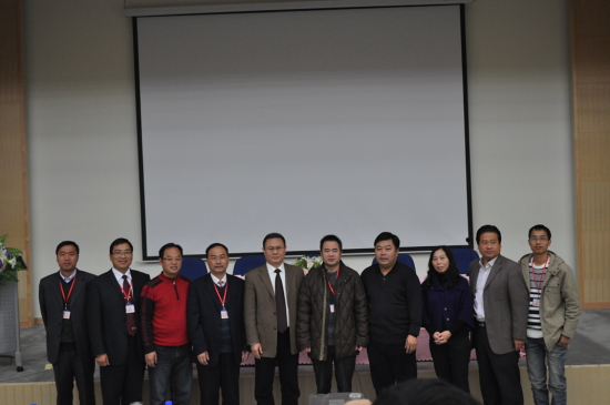 谢炳国院长参加基督教全国两会在哈尔滨举行的神学研讨会 谢炳国院长参加基督教全国两会在哈尔滨举行的神学研讨会