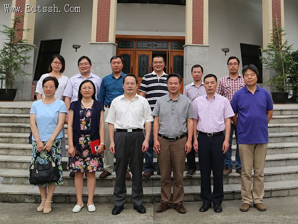 �Ϻ�������ί�쵼ο�ʻ�����ѧԺ��ʦ