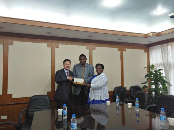 л������ʦ�Ӵ��ڸɴ�ʥ������ϯ������˹̹��•��������һ��