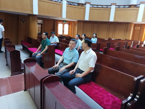 上海市委统战部副部长、市民族宗教局党组书记王霄汉走访华东神学院 上海市委统战部副部长、市民族宗教局党组书记王霄汉走访华东神学院