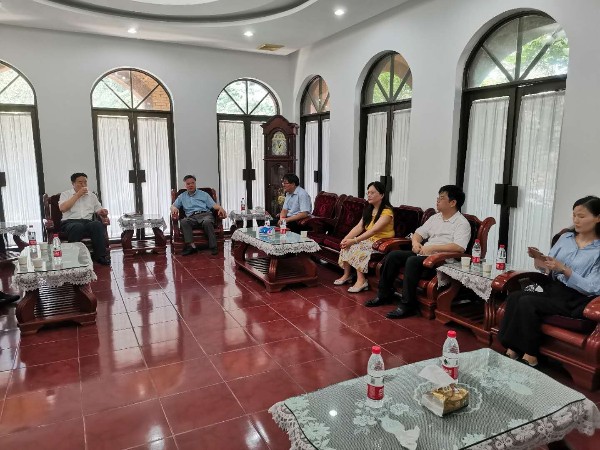 上海市委统战部副部长、市民族宗教局党组书记王霄汉走访华东神学院 上海市委统战部副部长、市民族宗教局党组书记王霄汉走访华东神学院