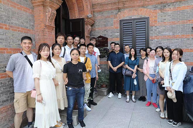 华东神学院学生进行爱国主义教育活动 华东神学院学生进行爱国主义教育活动