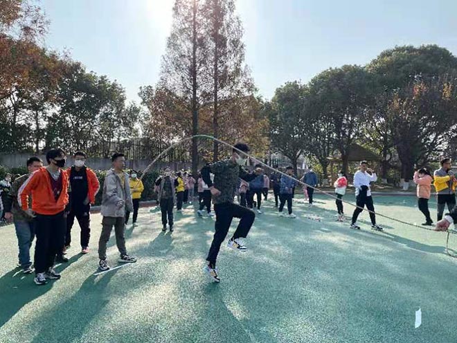 ������ѧԺ���е�35��У԰�˶���