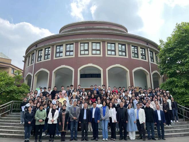 �Ķ������Ϊ���õ��Լ�����������ȫ������ͻ�����ѧԺ���Ͼٰ조��������ա��