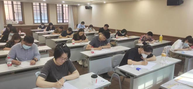 ������ѧԺ����ʥ�ֱ��ƺ���ѧ������������