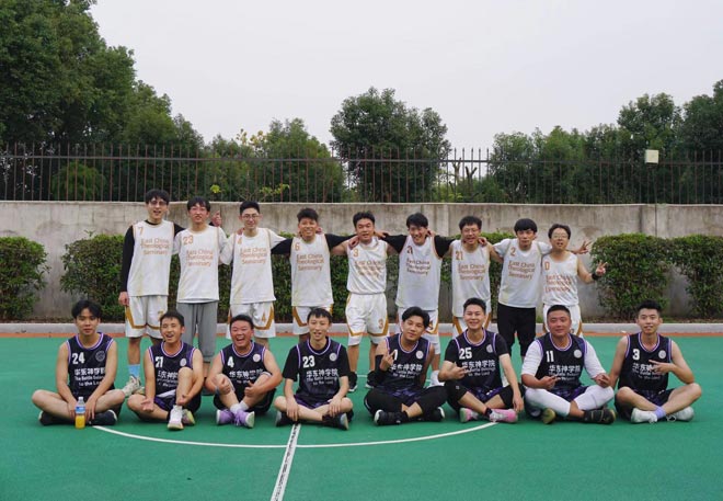 ������ѧԺ���е�37��У԰�˶���